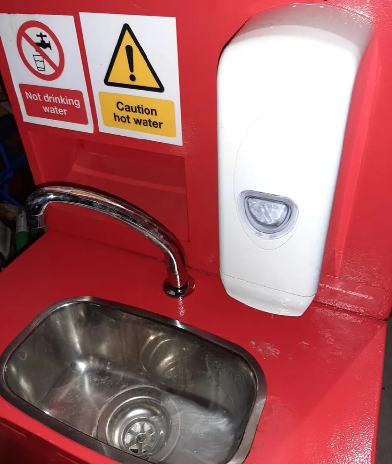 Hot & Cold Handwash Station